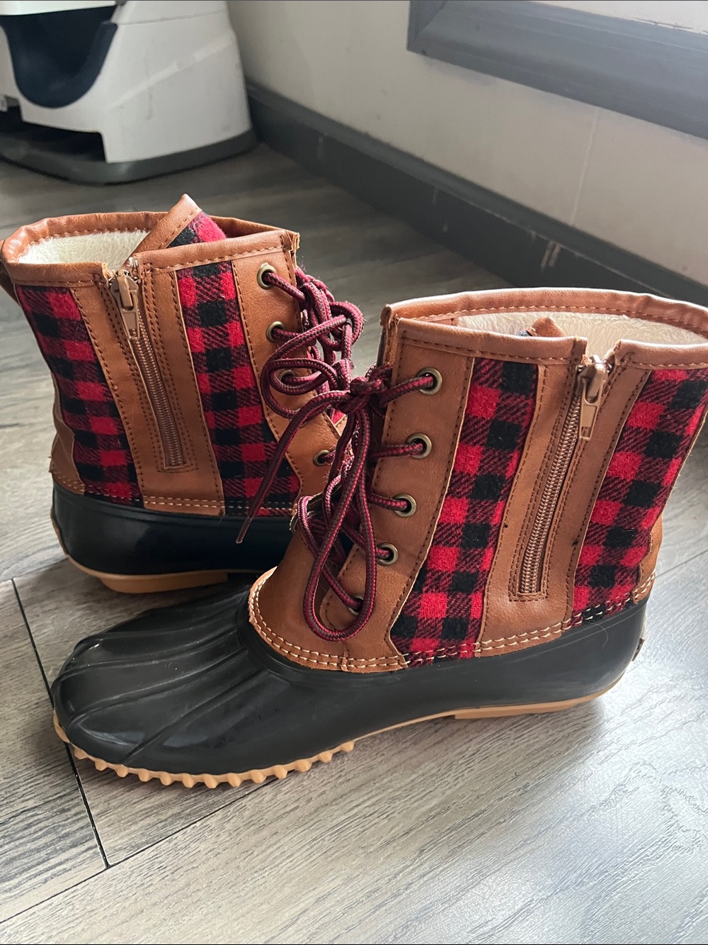 totes Red Black Plaid Winter Rain Duck Boots - Picture 5 of 15